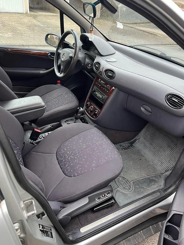 Gebraucht Mercedes A160 102 PS (75 kW) 2002 Silber Kleinwagen