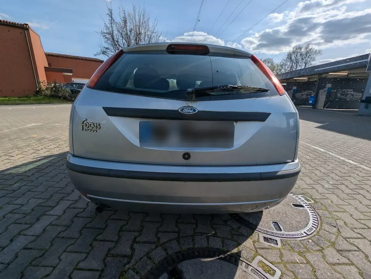 Gebraucht Ford Focus 101 PS (74 kW) 2002 Grau Limousine