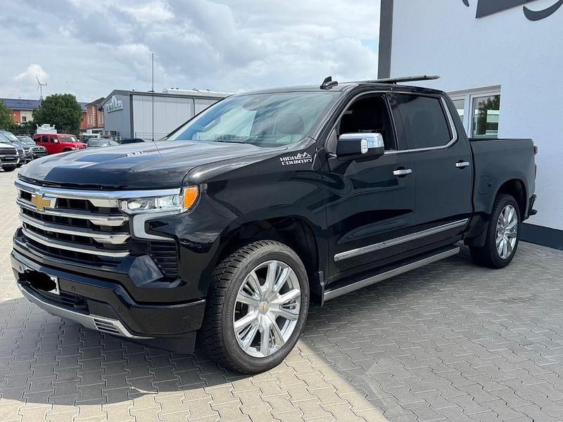 Gebraucht Chevrolet Silverado 426 PS (313 kW) 2023 Schwarz SUV