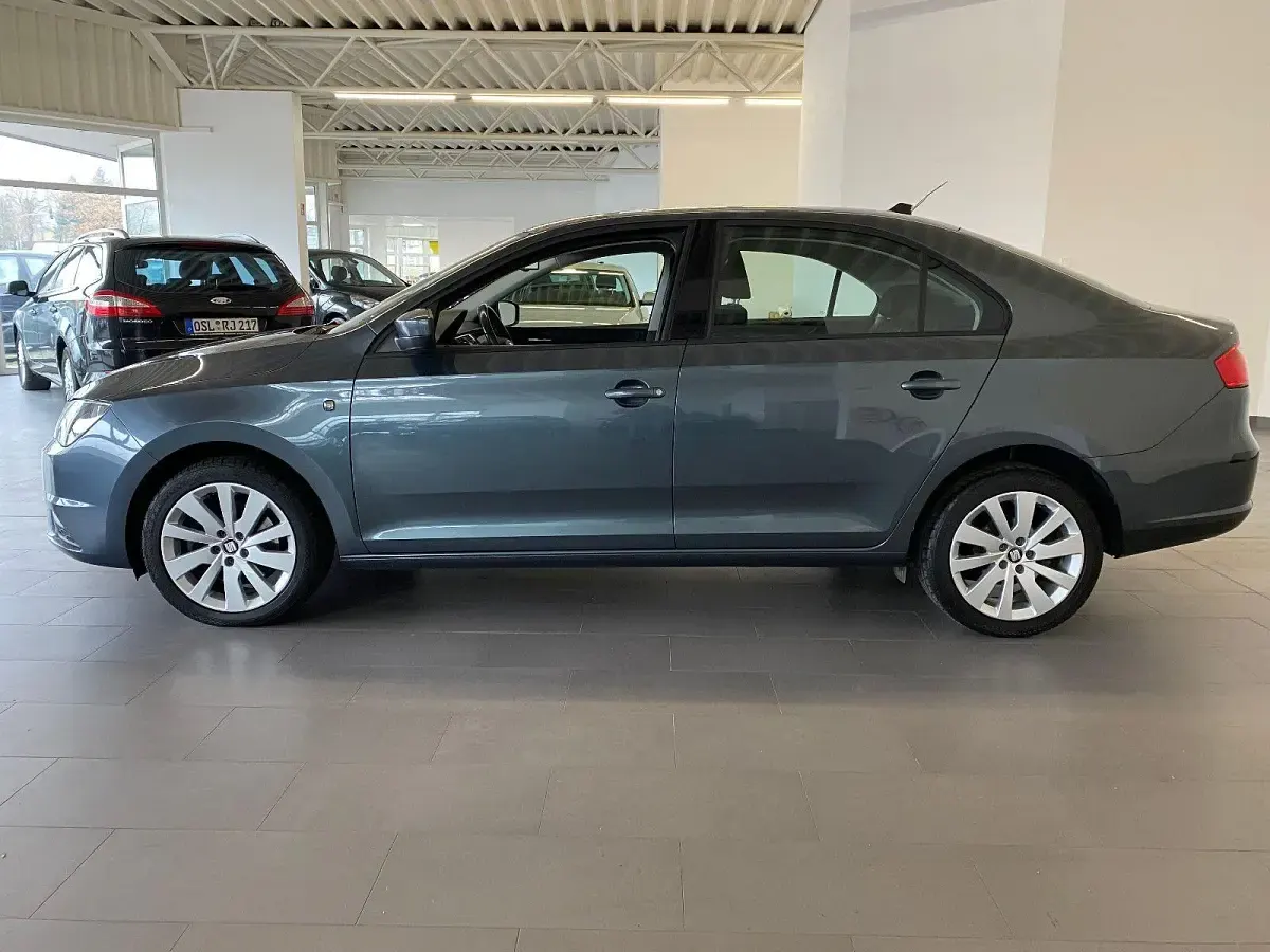 Gebraucht Seat Toledo 4You 105 PS (77 kW) 2015 Grau Limousine