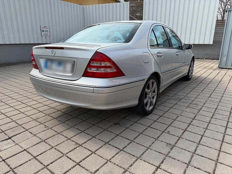 Gebraucht Mercedes C200 163 PS (119 kW) 2001 Grau Limousine