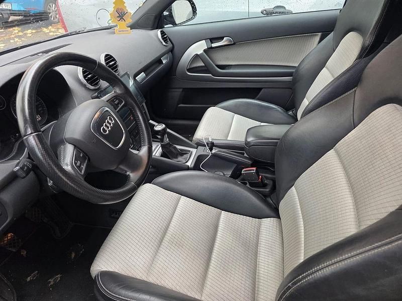 Gebraucht Audi A3 Ambition 125 PS (91 kW) 2011 Schwarz Limousine