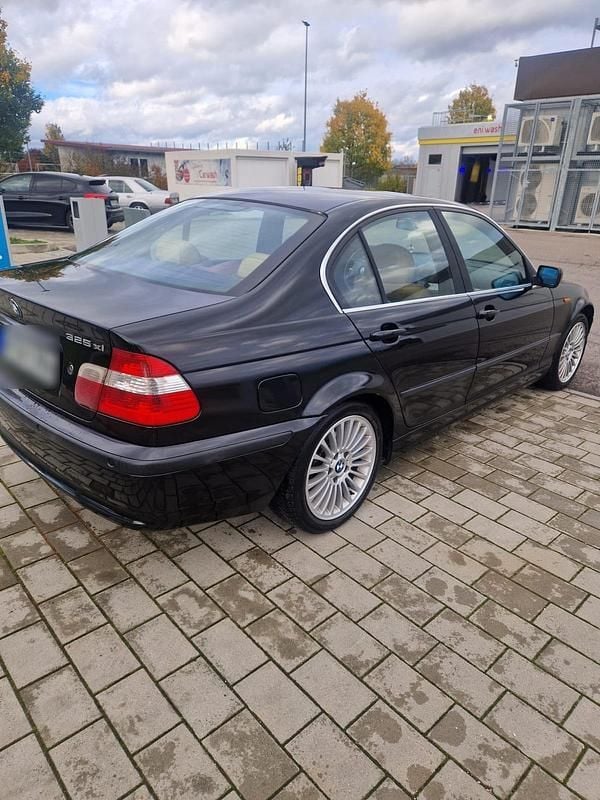 Schwarz Gebraucht 2002 BMW 325 Limousine | 3.250 € (Superpreis) - Bild 1/4