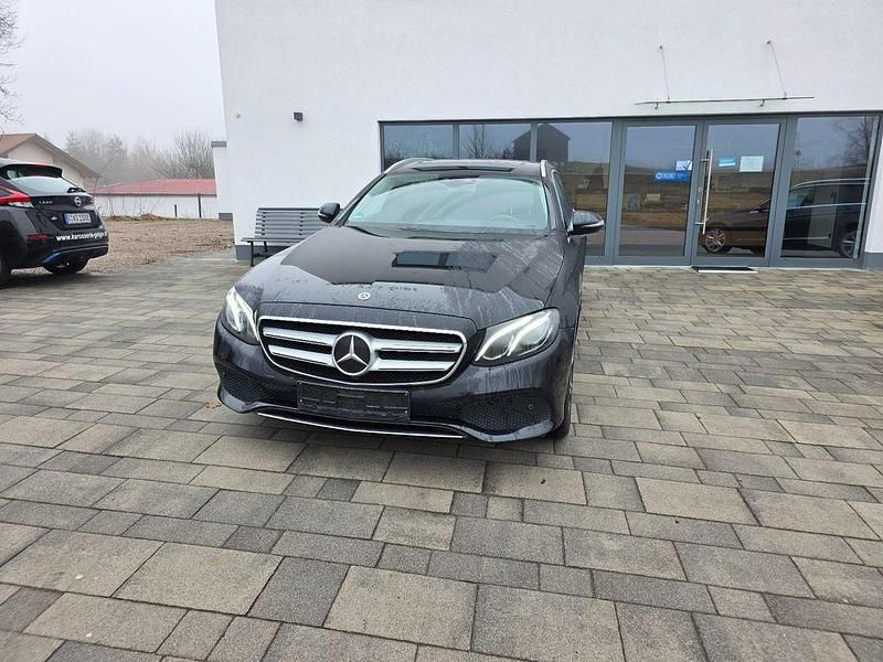 Usata Mercedes E220 194 CV (142 kW) 2018 Nero Station wagon