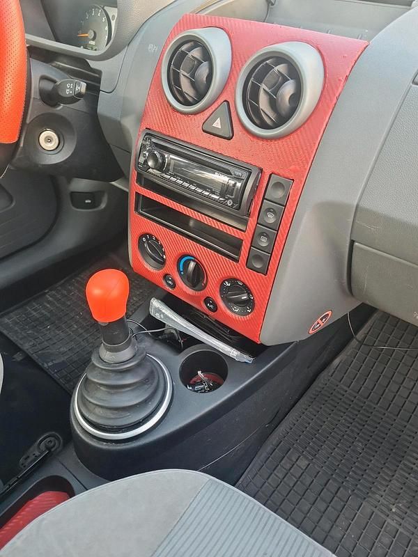 Gebraucht Ford Fusion 101 PS (74 kW) 2003 Rot Kleinwagen