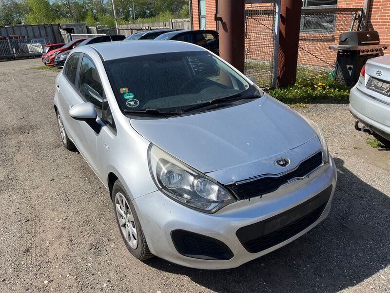 Gebraucht 2012 Kia Rio Attract Limousine | 1.800 € - Bild 1/4