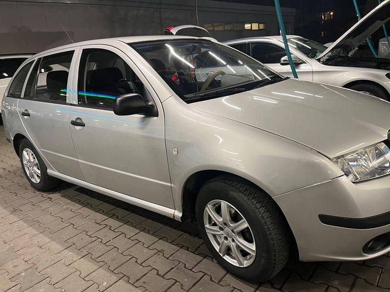 Silber Gebraucht 2005 Skoda Fabia Classic Kombi | 1.650 € (Fairer Preis) - Bild 1/4