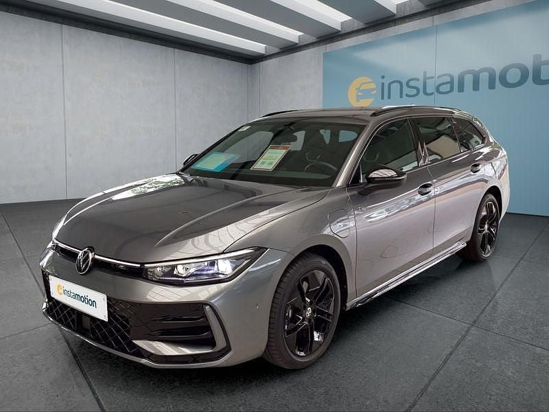 Grau Gebraucht 2024 VW Passat Kombi | 44.349 € (Guter Preis) - Bild 1/4