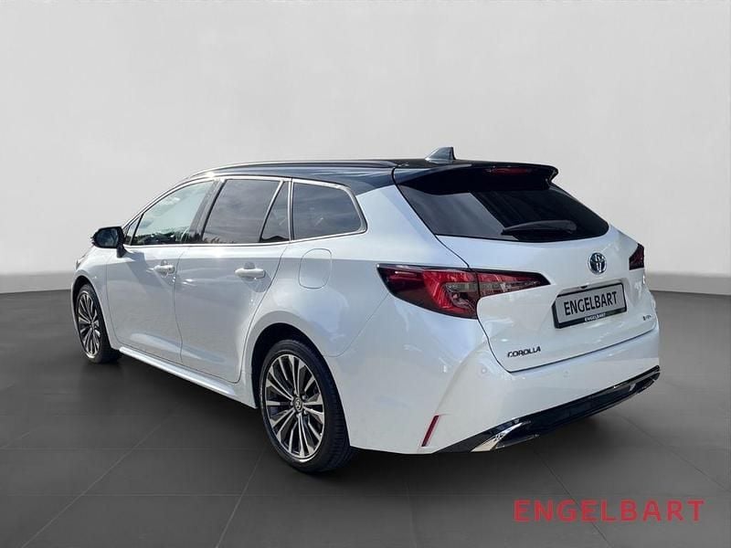 Gebraucht Toyota Corolla Basis 196 PS (144 kW) 2024 089)/ black mica (209) (weiss Kombi