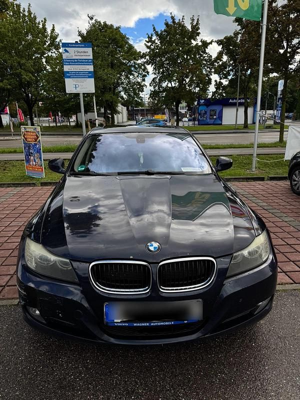 Blau Gebraucht 2009 BMW 320 Kombi | 1.999 € (Superpreis) - Bild 1/4