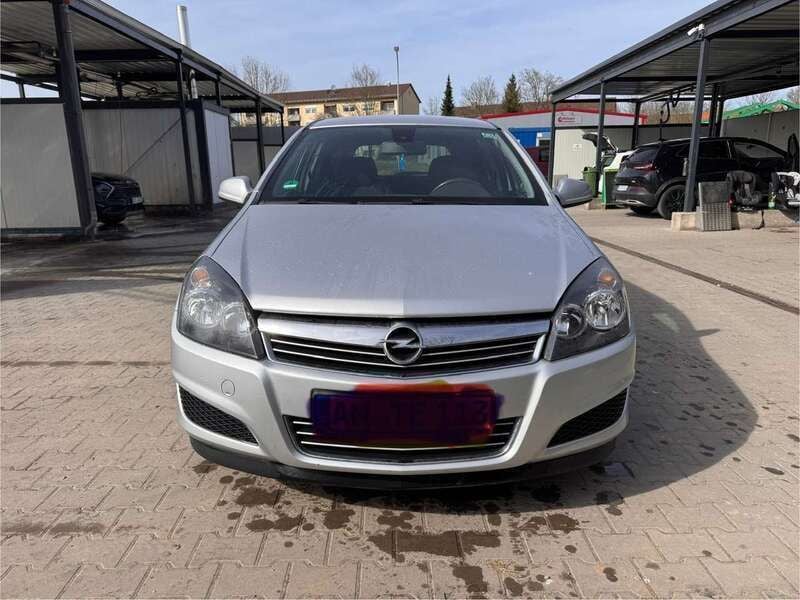 Gebraucht 2010 Opel Astra Selection Limousine | 1.100 € (Superpreis) - Bild 1/4