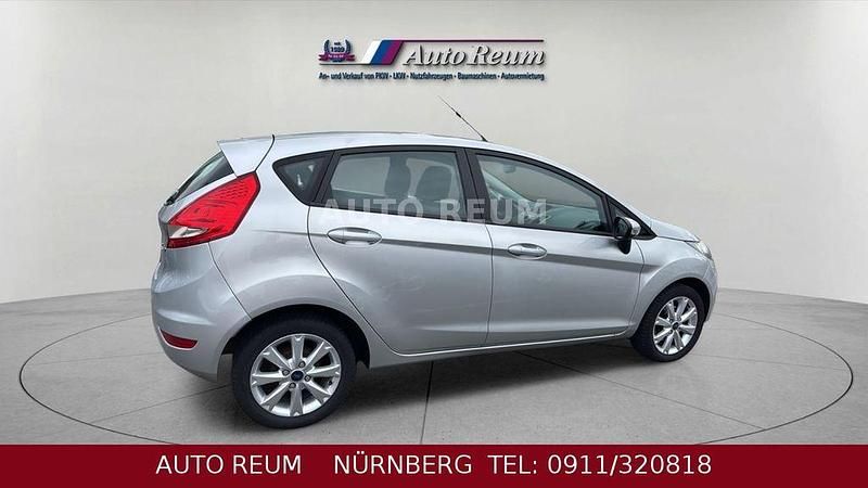 Gebraucht Ford Fiesta Trend 82 PS (60 kW) 2008 Silber Kleinwagen
