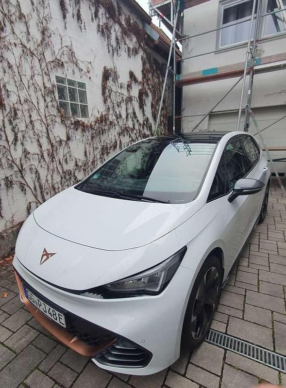 Gebraucht Cupra Born 169 kW (231 PS) 2022 Weiß Kleinwagen