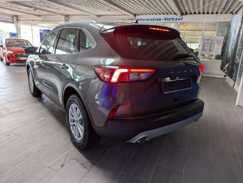 Używany Ford Kuga Titanium 150 KM (110 kW) 2024 Szary SUV