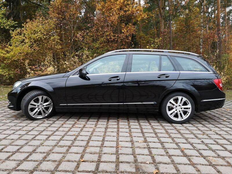 Gebraucht Mercedes C220 170 PS (125 kW) 2012 Schwarz Kombi