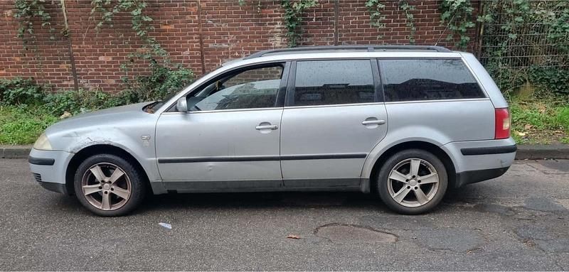 Usata VW Passat 131 CV (96 kW) 2003 Grigio Station wagon
