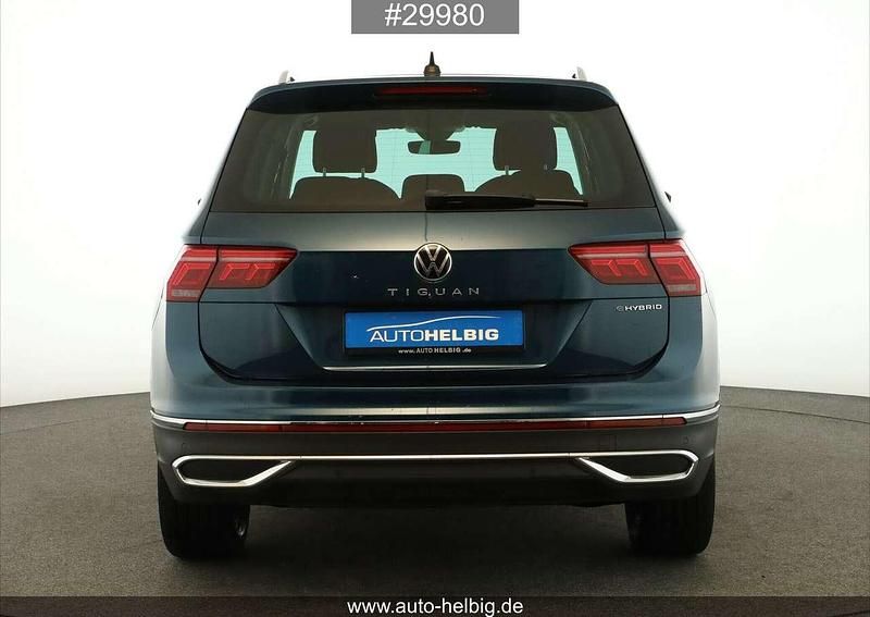 Gebraucht VW Tiguan Elegance 245 PS (180 kW) 2022 Nightshade blue metallic SUV