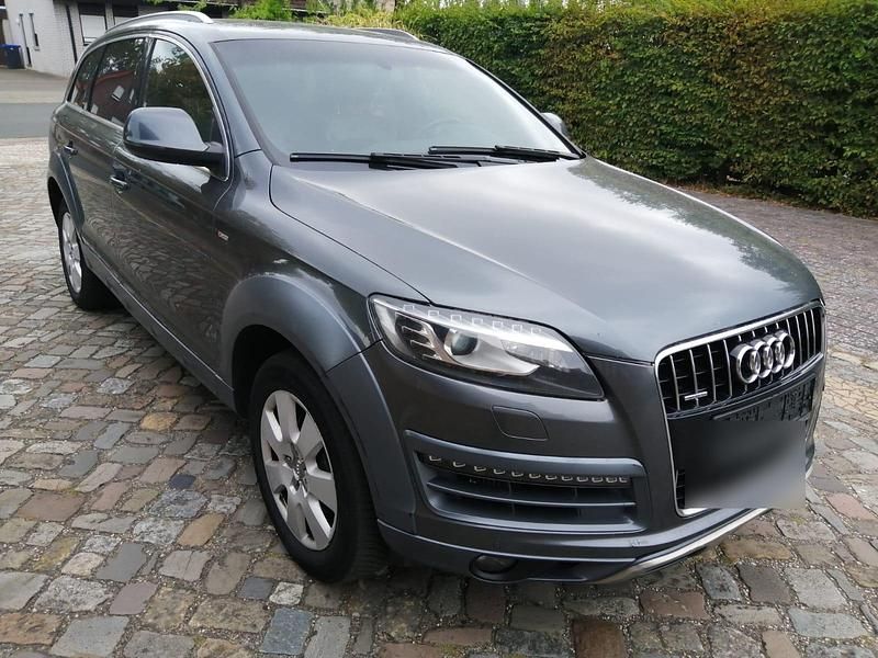 Grau Gebraucht 2010 Audi Q7 SUV | 6.299 € - Bild 1/4