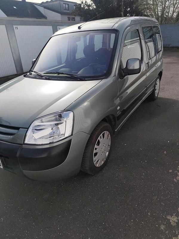 Gebraucht Peugeot Partner 90 PS (66 kW) 2003 Grün Van / Kleinbus