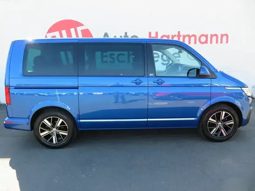 Second-hand VW Multivan Generation Six 2021 Albastru Monovolum