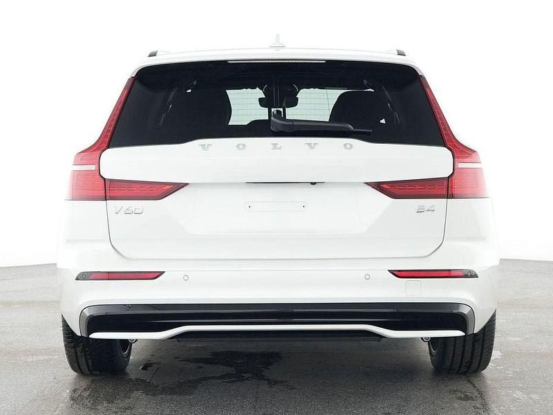 Gebraucht Volvo V60 Plus 197 PS (144 kW) 2025 Weiß Kombi