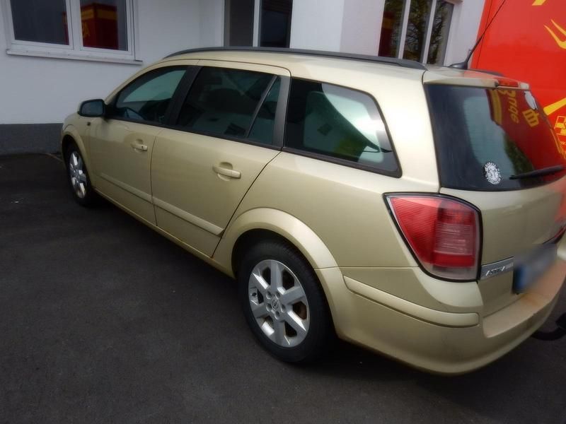 Gebraucht Opel Astra 150 PS (110 kW) 2005 Gold Kombi