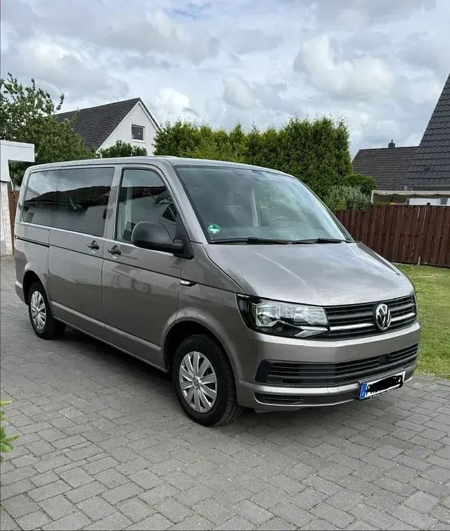 Gebraucht VW Multivan Trendline 102 PS (75 kW) 2017 Beige Van / Kleinbus