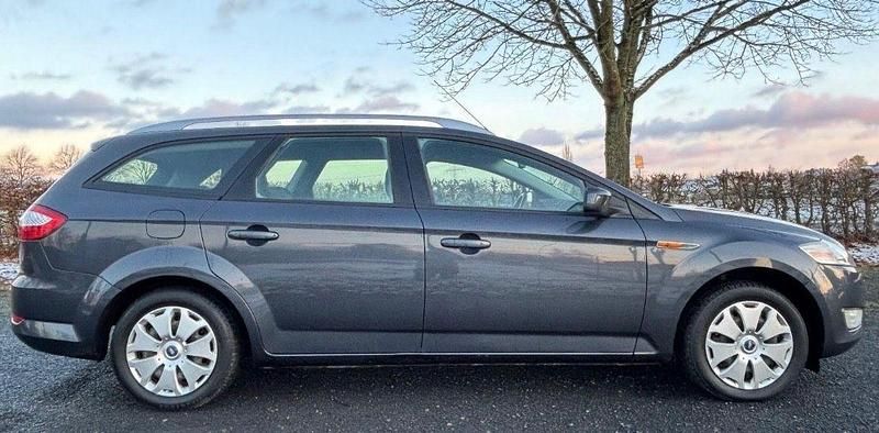 Gebraucht Ford Mondeo Ambiente 125 PS (91 kW) 2009 Blau Kombi