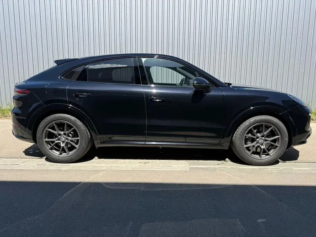 Gebraucht Porsche Cayenne S Sport 441 PS (324 kW) 2022 Schwarz SUV