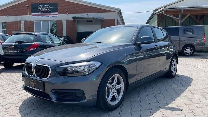 Grau Gebraucht 2018 BMW 118 Kleinwagen | 12.499 € (Fairer Preis) - Bild 1/4