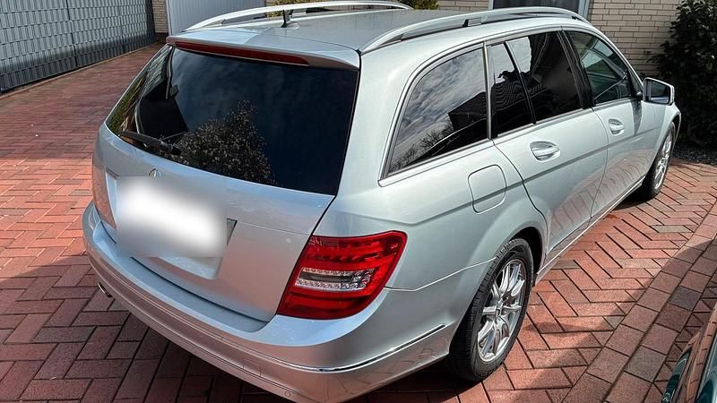Gebraucht Mercedes C220 170 PS (125 kW) 2014 Silber Kombi