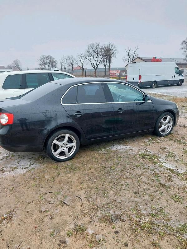 Gebraucht VW Jetta 140 PS (102 kW) 2006 Grau Limousine