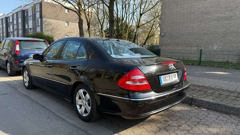 Gebraucht 2003 Mercedes E320 Avantgarde Limousine | 9.000 € (Teuer) - Bild 1/4