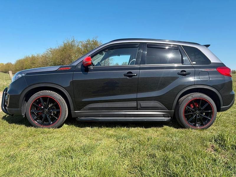 Gebraucht Suzuki Vitara 140 PS (102 kW) 2017 Schwarz SUV