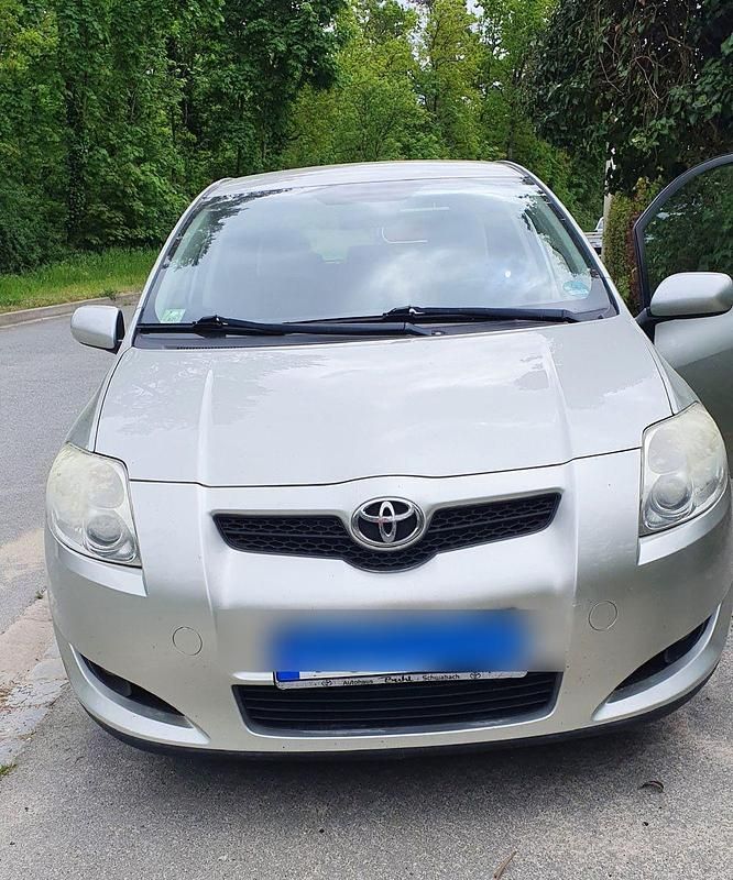 Silber Gebraucht 2008 Toyota Auris Limousine | 3.600 € (Fairer Preis) - Bild 1/4