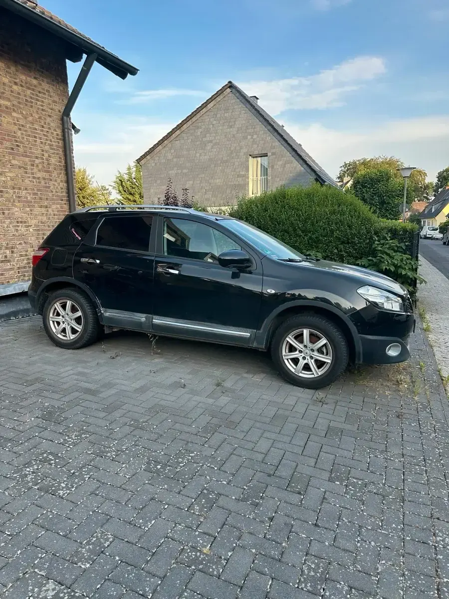 Gebraucht Nissan Qashqai 113 PS (83 kW) 2011 Schwarz SUV