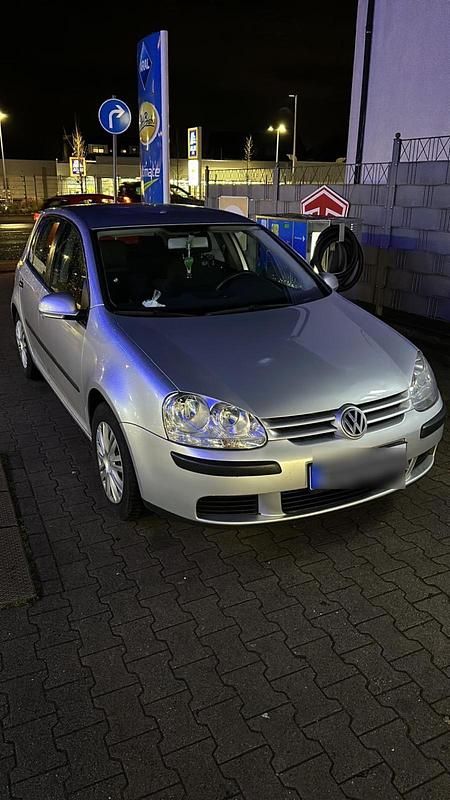 Silber Gebraucht 2004 VW Golf V Kleinwagen | 2.300 € (Guter Preis) - Bild 1/1