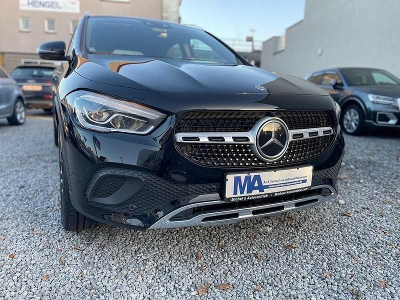 Schwarz Gebraucht 2020 Mercedes GLA200 SUV | 28.200 € (Superpreis) - Bild 1/4
