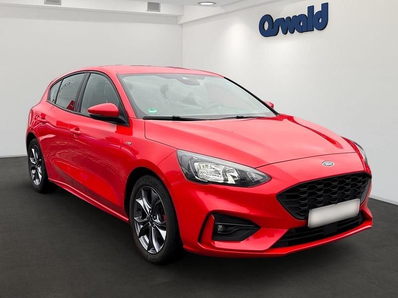 Gebraucht Ford Focus ST-Line 155 PS (114 kW) 2021 Rot Limousine