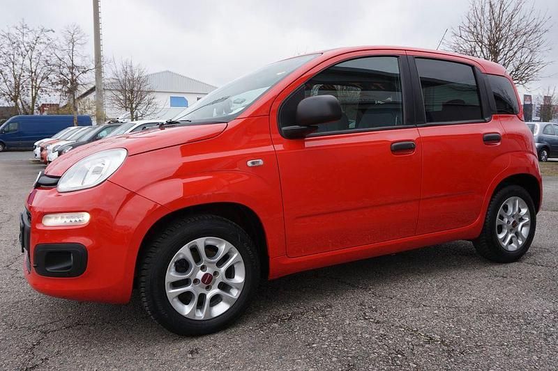 Gebraucht Fiat Panda More 69 PS (50 kW) 2018 Rot Kleinwagen
