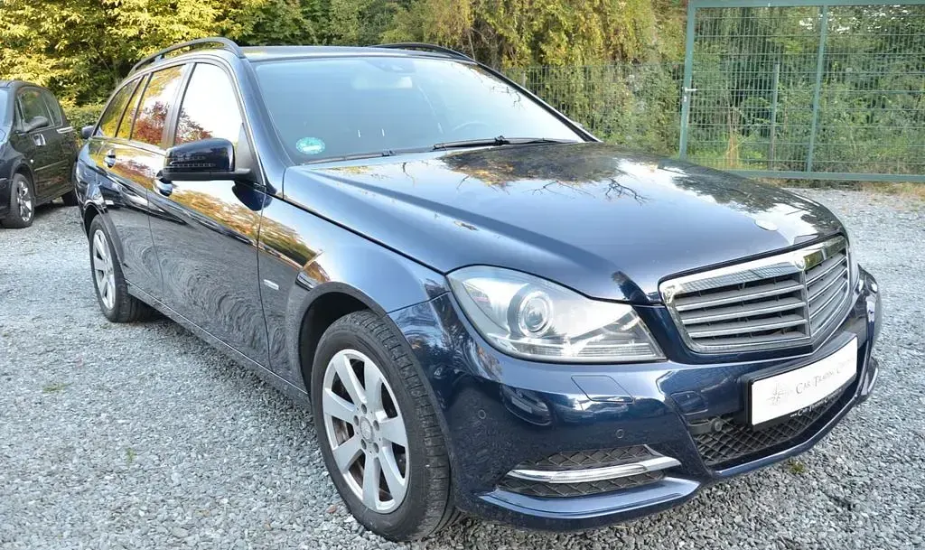 Gebraucht Mercedes C180 156 PS (114 kW) 2011 Blau Kombi