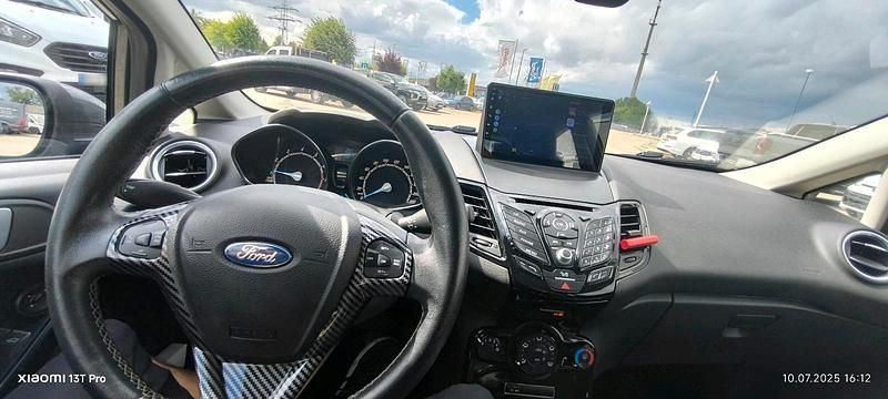 Gebraucht Ford Fiesta 140 PS (102 kW) 2016 Grau Limousine