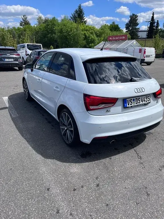 Gebraucht Audi A1 Sportback 90 PS (66 kW) 2015 Weiß Kleinwagen