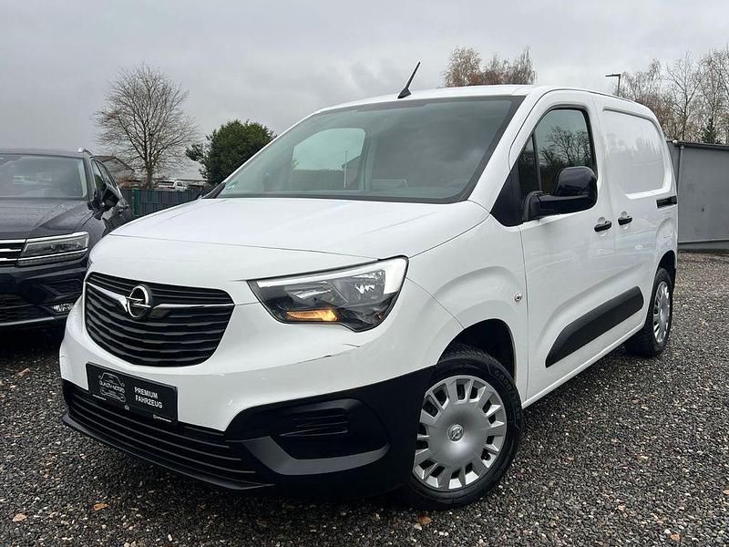 Weiß Gebraucht 2022 Opel Combo Edition Van / Kleinbus | 10.890 € (Superpreis) - Bild 1/4
