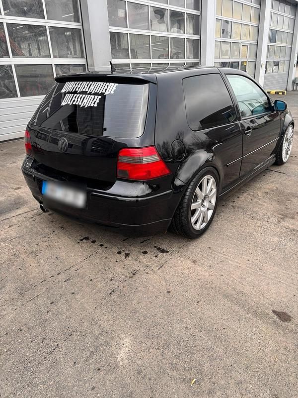 Gebraucht VW Golf Edition 300 PS (220 kW) 2002 Schwarz Coupé