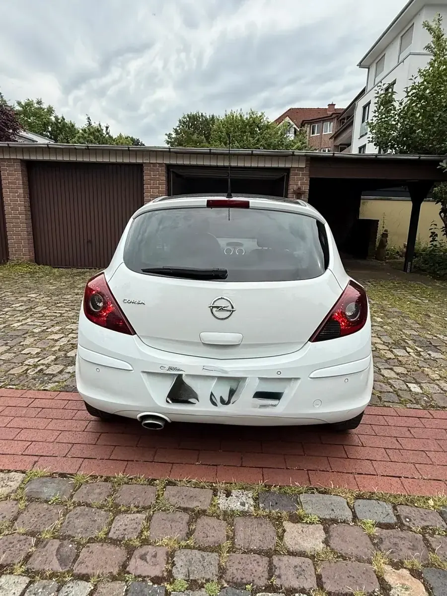 Gebraucht Opel Corsa 87 PS (63 kW) 2013 Weiß Kleinwagen