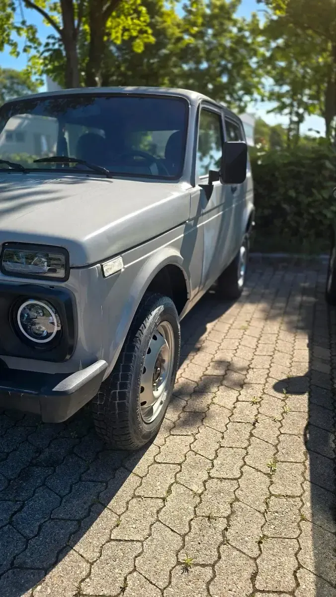 Brugt Lada niva 83 HK (61 kW) 2005 Grå SUV