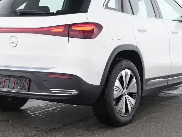 Gebraucht Mercedes EQA250 Progressive 139 kW (190 PS) 2025 Unilack polarweiß SUV