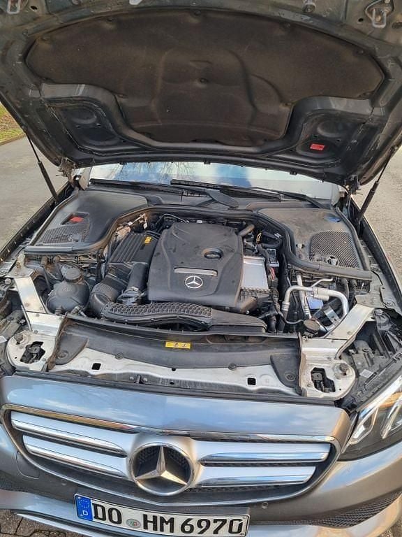 Second-hand Mercedes E200 184 CP (135 kW) 2018 Gri Berlinǎ
