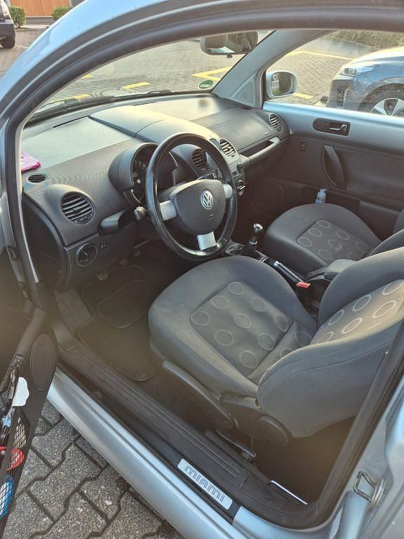 Gebraucht VW Beetle 105 PS (77 kW) 2004 Silber Kleinwagen